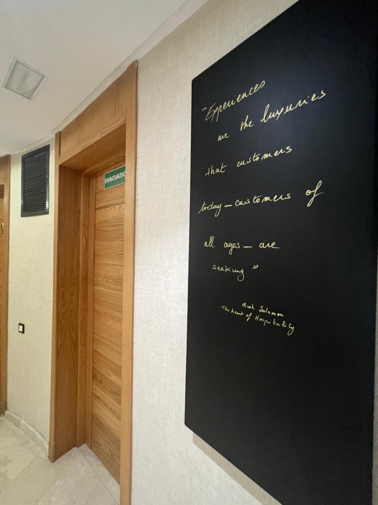 Zen Suites Hotel Massira Касабланка Экстерьер фото